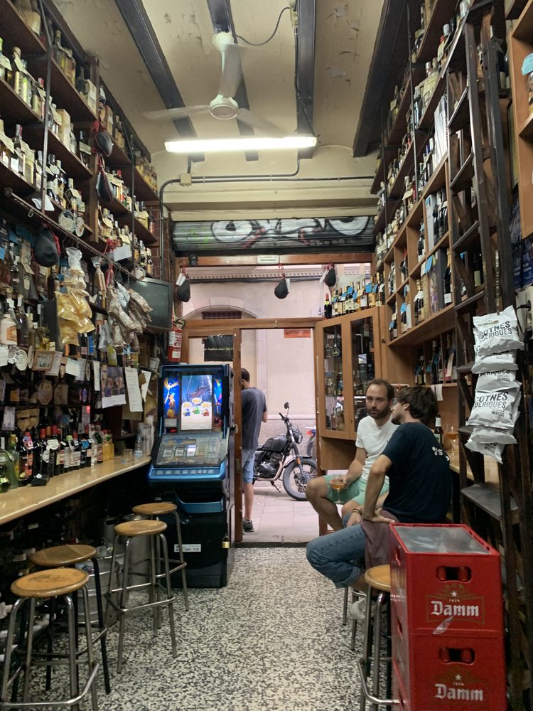 Cata de vinos en Bodega E. Marín