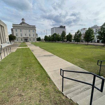 War Memorial Building - Landmarks & Historical Buildings Near Me - Jackson, Mississippi