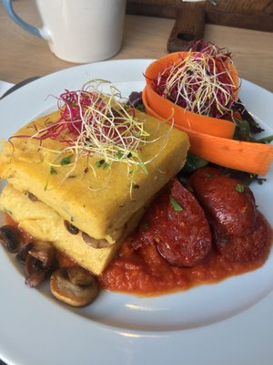 Babuschka in der alten Fischräucherei by null