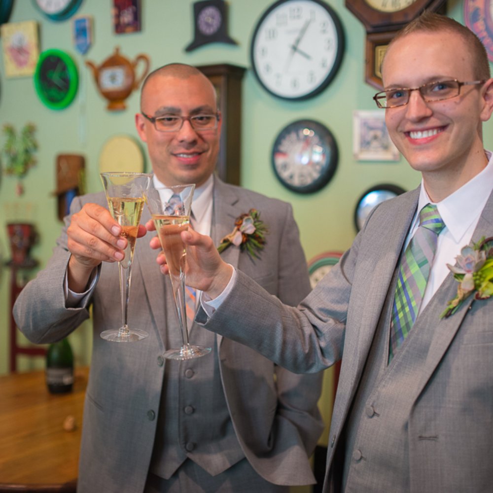 Farmers Guest House - The newlyweds during the Happy Hour Wine Time - Bed & Breakfast Near Me - Galena, Illinois Farmers Guest House - The newlyweds during the Happy Hour Wine Time - Bed & Breakfast Near Me - Galena, Illinois