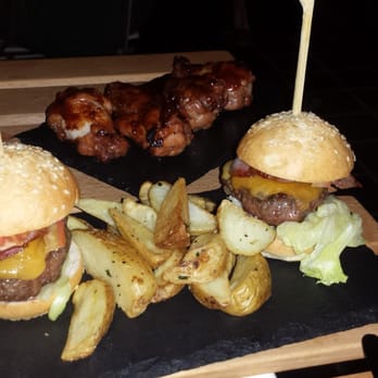 Angus - minis de kobe y alitas a la bqq.... - Brasseries Near Me - Valencia, V Angus - minis de kobe y alitas a la bqq.... - Brasseries Near Me - Valencia, V