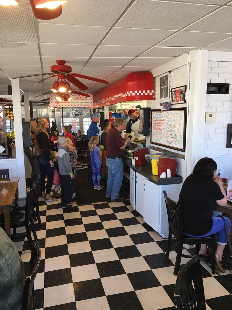 Gordy's Hi Hat DriveInn, Cloquet Roadtrippers