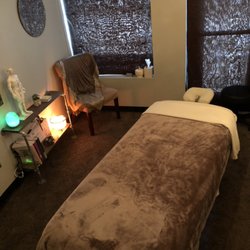 Root of Life Massage Therapy - Treatment room