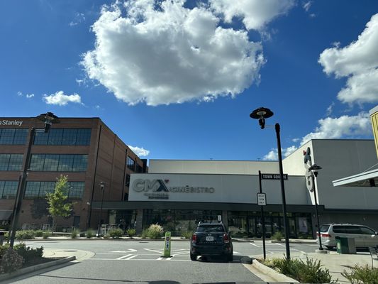 CMX CinéBistro Halcyon by null