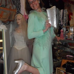 Garbo's Vintage Global Wear - Why attend that special occasion in a ho-hum gown, when you can bowl them off their feet in grand vintage wear from Garbo's!!