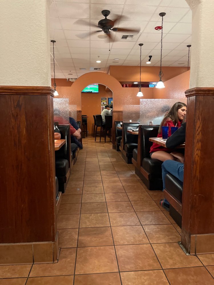 La Parrilla Mexican Restaurant & Bar