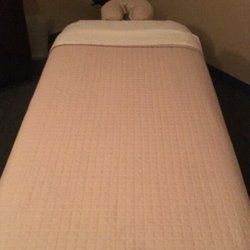 Hand & Stone Massage and Facial Spa - Massage room/table