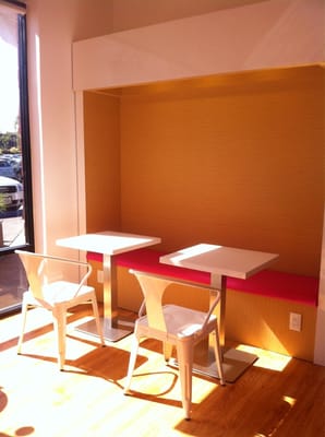 Bon Bon Berry Acai Bowl & Frozen Yogurt by null