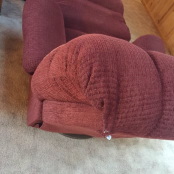 Big Bear Vacations - Exposed nail in antiquated recliner.. Rated NSFA (not safe for anyone) - Vacation Rentals Near Me - Big Bear Lake, California