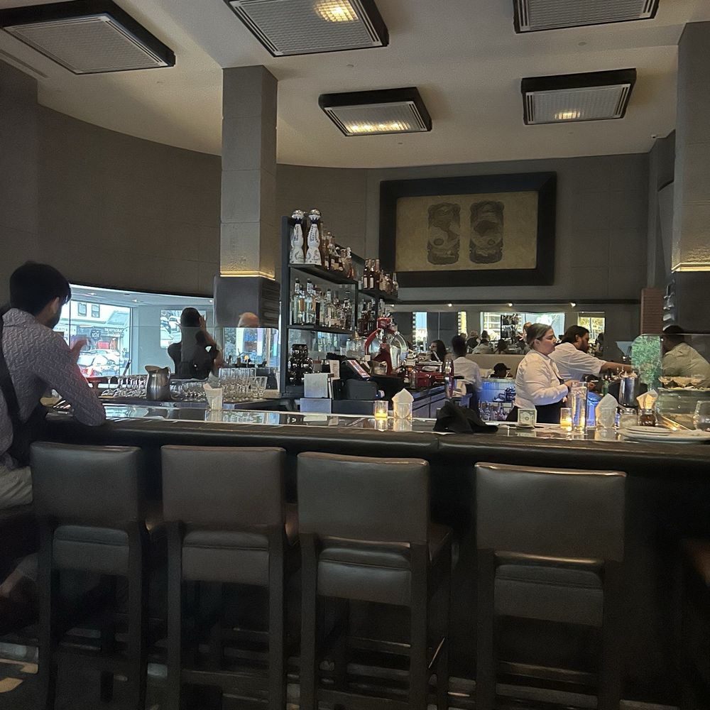 Hanny's - Lounges Near Me - Phoenix, Arizona