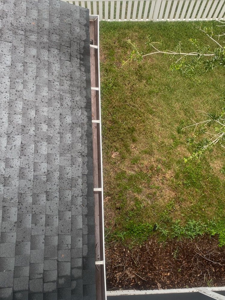 Slide of Reliant Roof Cleaning & Pressure Washing