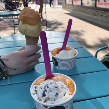 Chocolate Shoppe Ice Cream - Ice Cream & Frozen Yogurt Near Me - Madison, Wisconsin Chocolate Shoppe Ice Cream - Ice Cream & Frozen Yogurt Near Me - Madison, Wisconsin