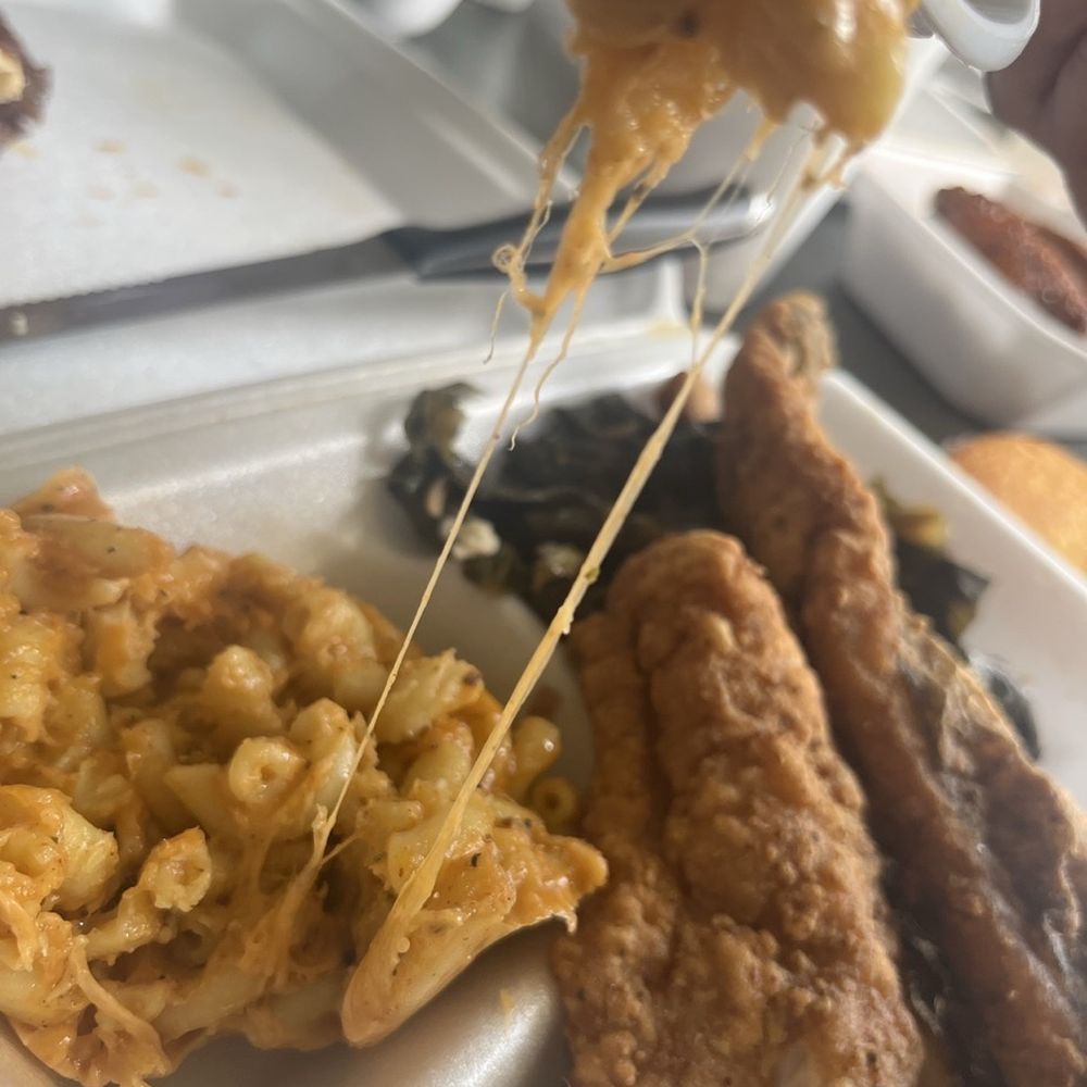 Cheesy Mac and cheese! Cheesy Mac and cheese!