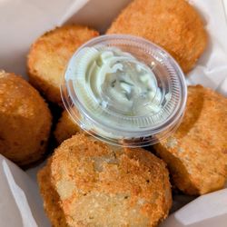 Brazuca Cafe - Mini coxinhas/ croquettes