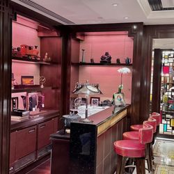 文華理髮店 - Coffee or tea is offered before and after service. You can also relax at this counter w a beer in the afternoon.