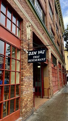 Zen Yai by null