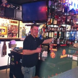 Pearl Street Pub - Andy.... Best bartender !