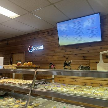 The Crossing Resort - Pick up sides as you go in line to pay for your entrée - Hotels Near Me - Lake Louise, Alberta