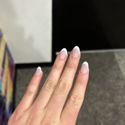 B Nails & Spa