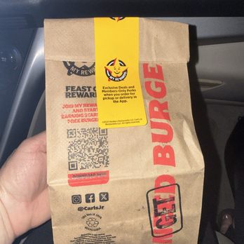 Carl's Jr - Fast Food Near Me - La Mesa, California