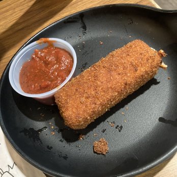 Road Hawg BBQ Swine Dining - Mozzarella log - Food Trucks Near Me - Gorham, New Hampshire