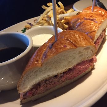 Houston's Restaurant - New American Near Me - Irvine, California