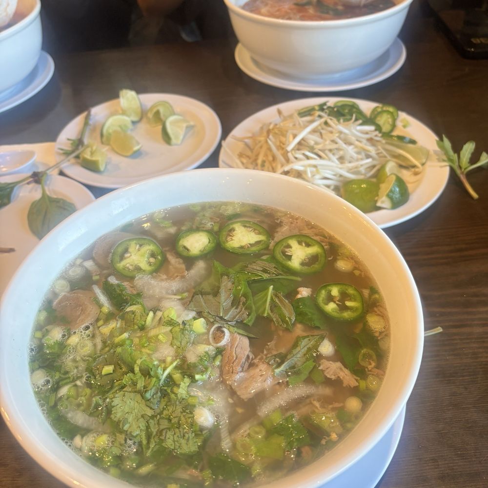Pho Che - Combo Beef Tendon Steak and Meatball Pho - Vietnamese Near Me - Flushing, New York Pho Che - Combo Beef Tendon Steak and Meatball Pho - Vietnamese Near Me - Flushing, New York