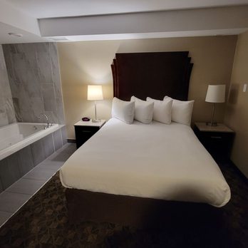 Best Western Northgate Inn - Queen room with jacuzzi tub - Hotels Near Me - Nanaimo, British Columbia Best Western Northgate Inn - Queen room with jacuzzi tub - Hotels Near Me - Nanaimo, British Columbia