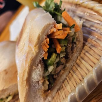 Pho 89 - Lemongrass chicken sandwich - Vietnamese Near Me - Yorkville, Illinois