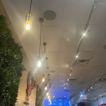 CHiKN - Inside - Chicken Shop Near Me - Pittsburgh, Pennsylvania