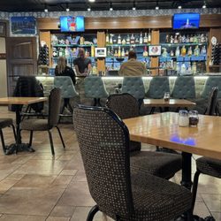 Nonna’s Pizza & Pasta - Bar and seating.