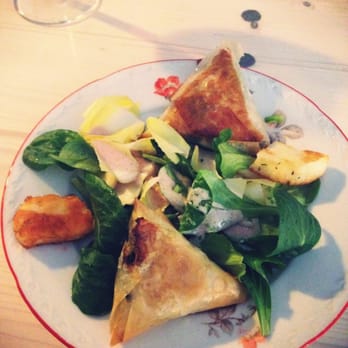 Cocotte Mons - une entrée de la formule lunch du midi, ici végétarienne: Halloumi grillé, briouate épinard feta et salade de saison. - Breakfast & Brunch Near Me - Mons, WHT Cocotte Mons - une entrée de la formule lunch du midi, ici végétarienne: Halloumi grillé, briouate épinard feta et salade de saison. - Breakfast & Brunch Near Me - Mons, WHT