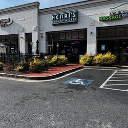 Henri's Bakery & Deli