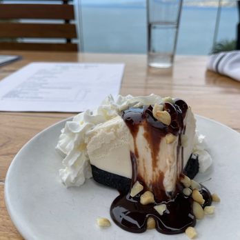 Duke's La Jolla - Kimo 's Original Hula Pie (Restaurant Week September 2022) - New American Near Me - La Jolla, California