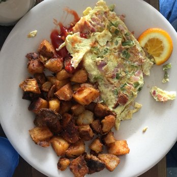 Early Harvest Diner - Moist and packed western omelet! Potatoes cooked perfectly too! - Diners Near Me - Wakefield, Massachusetts Early Harvest Diner - Moist and packed western omelet! Potatoes cooked perfectly too! - Diners Near Me - Wakefield, Massachusetts