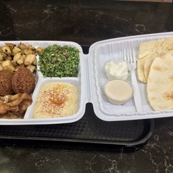 Crispy Falafel - Veggie Deluxe Plate