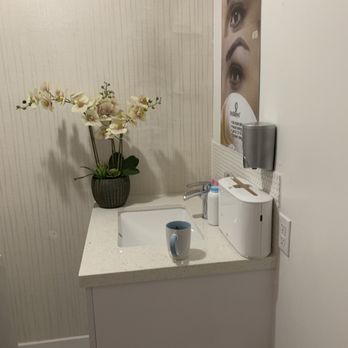 Toi Spa - Waxing rolm - Day Spas Near Me - Davie, Florida