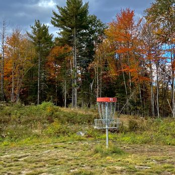 Ricker Hill Orchards - Disc golf course had amazing views - Fruits & Veggies Near Me - Turner, Maine