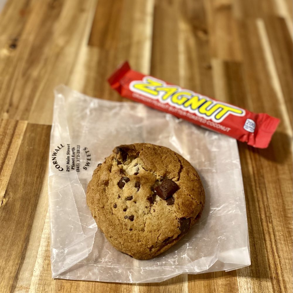 Cornwall Sweets - Freshly baked cookie (simple, quite good) with a delicious Zagnut bar. - Desserts Near Me - Cornwall, New York