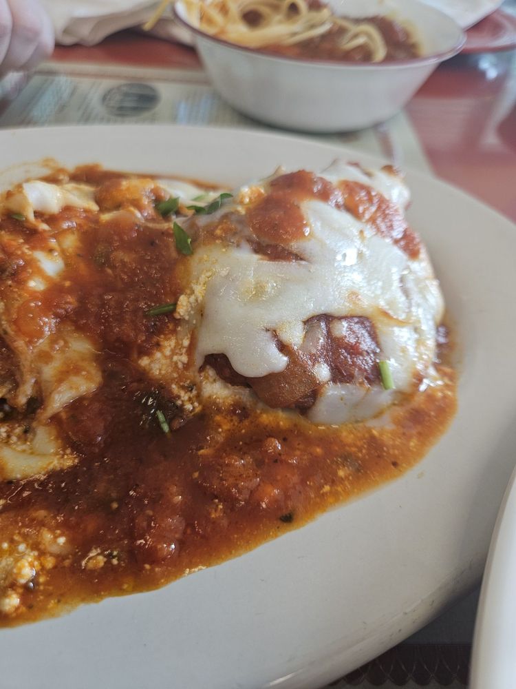 MAMA’S BRICK OVEN PIES & PASTAS Updated October 2024 10 E Main St