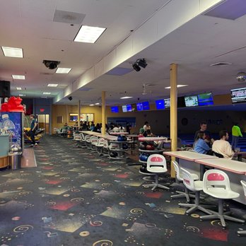 Old Mountain Lanes - Clean and well run. - Bowling Near Me - Wakefield, Rhode Island