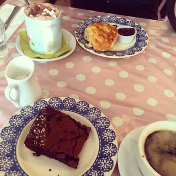 The Mellow Fig - Warm brownie - Cafes Near Me - Blackrock, D