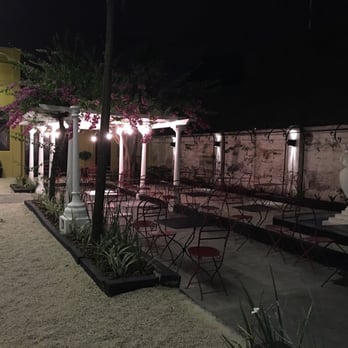 Cervecería Laurus - El patio. Lindo. Original. Sencillo. - Tapas Bars Near Me - La Plata, C