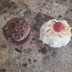 suspiros cakes