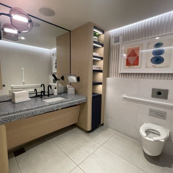 Capital One Lounge - 7.25.25 - Airport Lounges Near Me - Dulles, Virginia