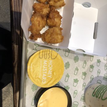 Shake Shack West Loop - Burgers Near Me - Chicago, Illinois