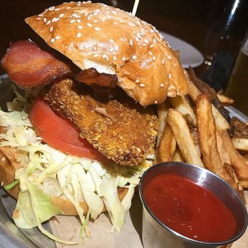 The Broadway - Chicken sandwich - Pizza Near Me - Boston, Massachusetts
