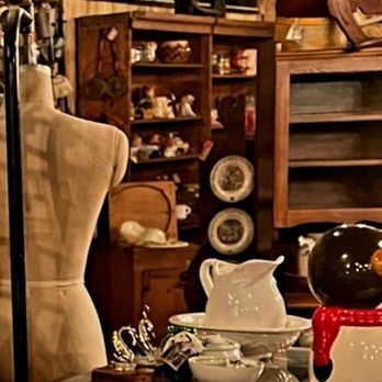 Rare Bird Red - Antiques Near Me - Kings Mountain, North Carolina Rare Bird Red - Antiques Near Me - Kings Mountain, North Carolina