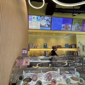 Van Leeuwen Ice Cream - Ice Cream & Frozen Yogurt Near Me - Chicago, Illinois Van Leeuwen Ice Cream - Ice Cream & Frozen Yogurt Near Me - Chicago, Illinois