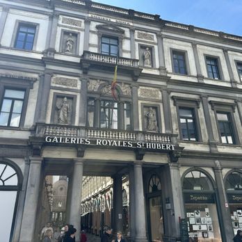 Les Galeries Royales Saint-Hubert - Shopping Centers Near Me - Brussels, BRU Les Galeries Royales Saint-Hubert - Shopping Centers Near Me - Brussels, BRU